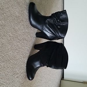 BNIB BCBGeneration Dash booties 7